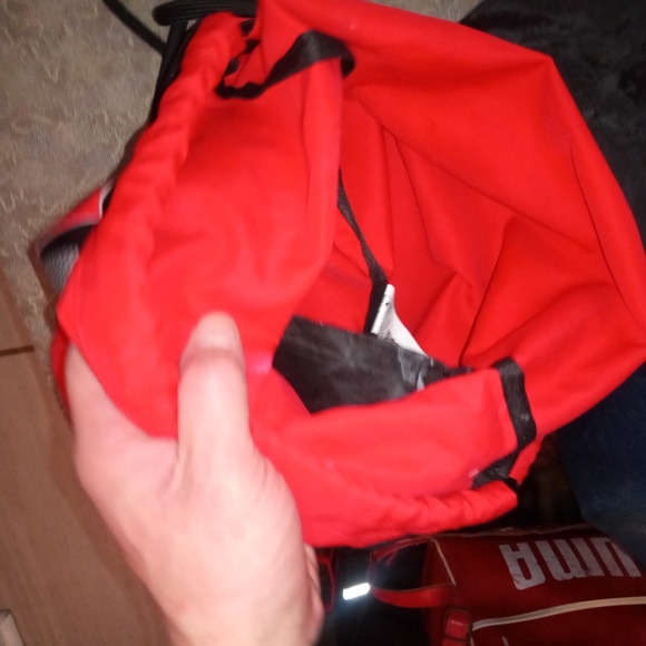 Puma Classic Red Drawstring Backpack - Picture 4 of 5